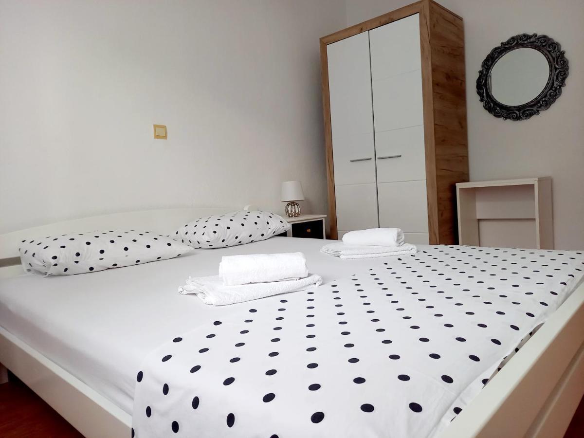 Apartments Marusic Makarska Exterior photo