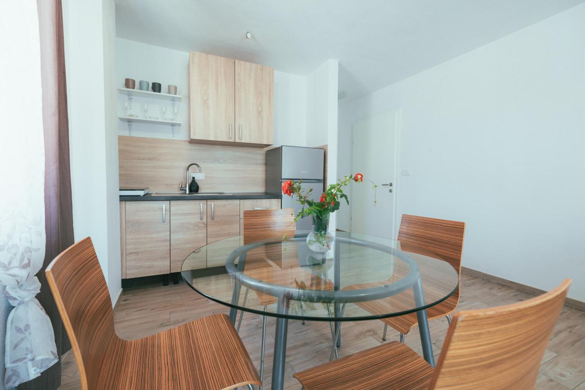 Apartments Marusic Makarska Exterior photo